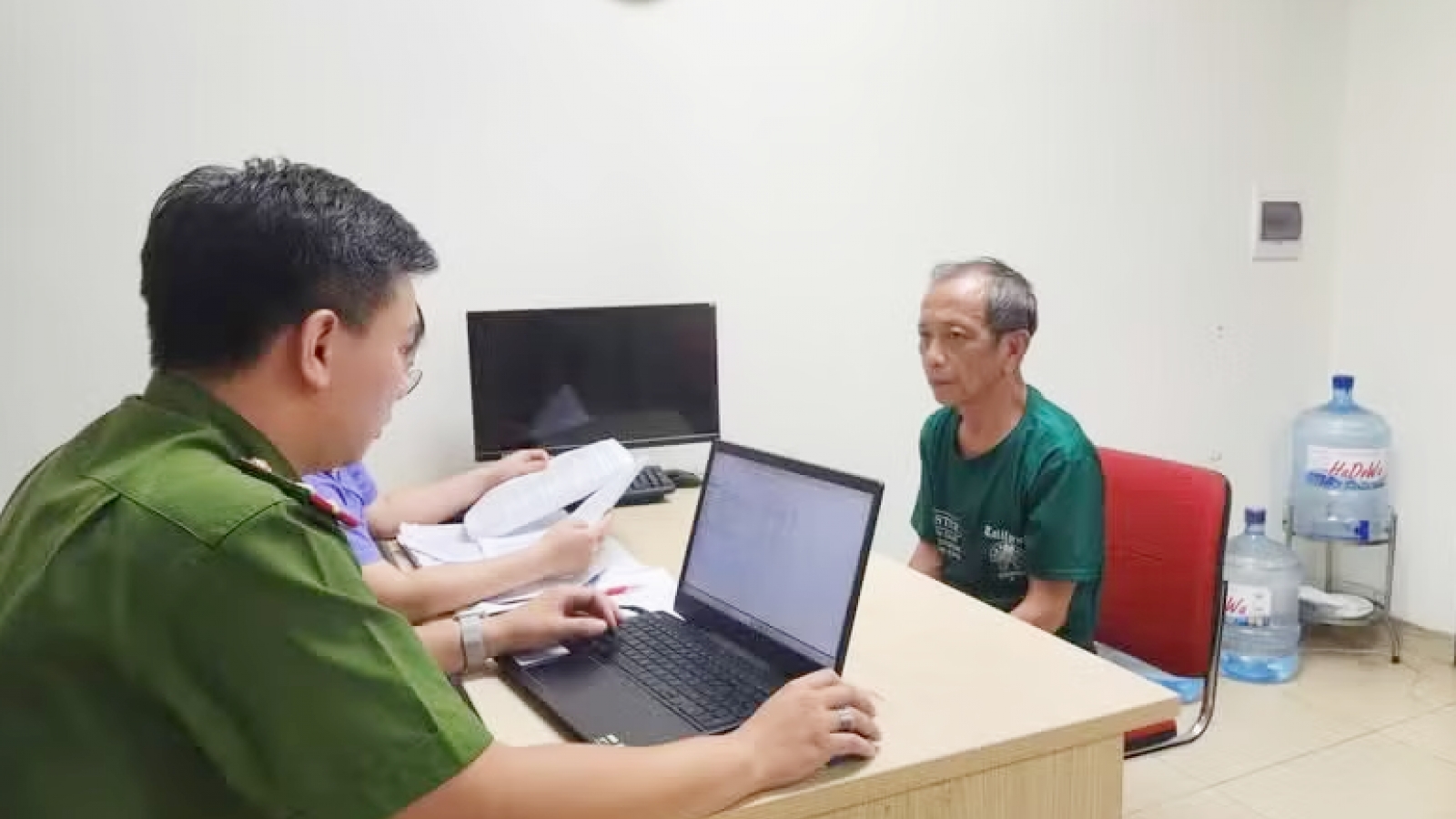 Lật tẩy chiêu lừa của "thần y" dùng mạng xã hội quảng cáo chữa bách bệnh